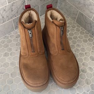 UGG Neumel Platform Boots US 8/ EU 39